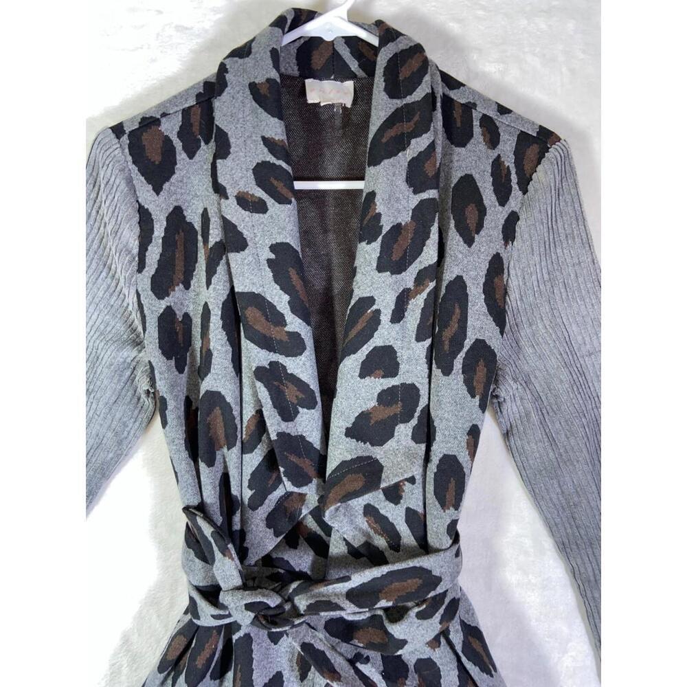 Entro Gray Cheetah Print Jacket Size Small Belted - Picture 2 of 9